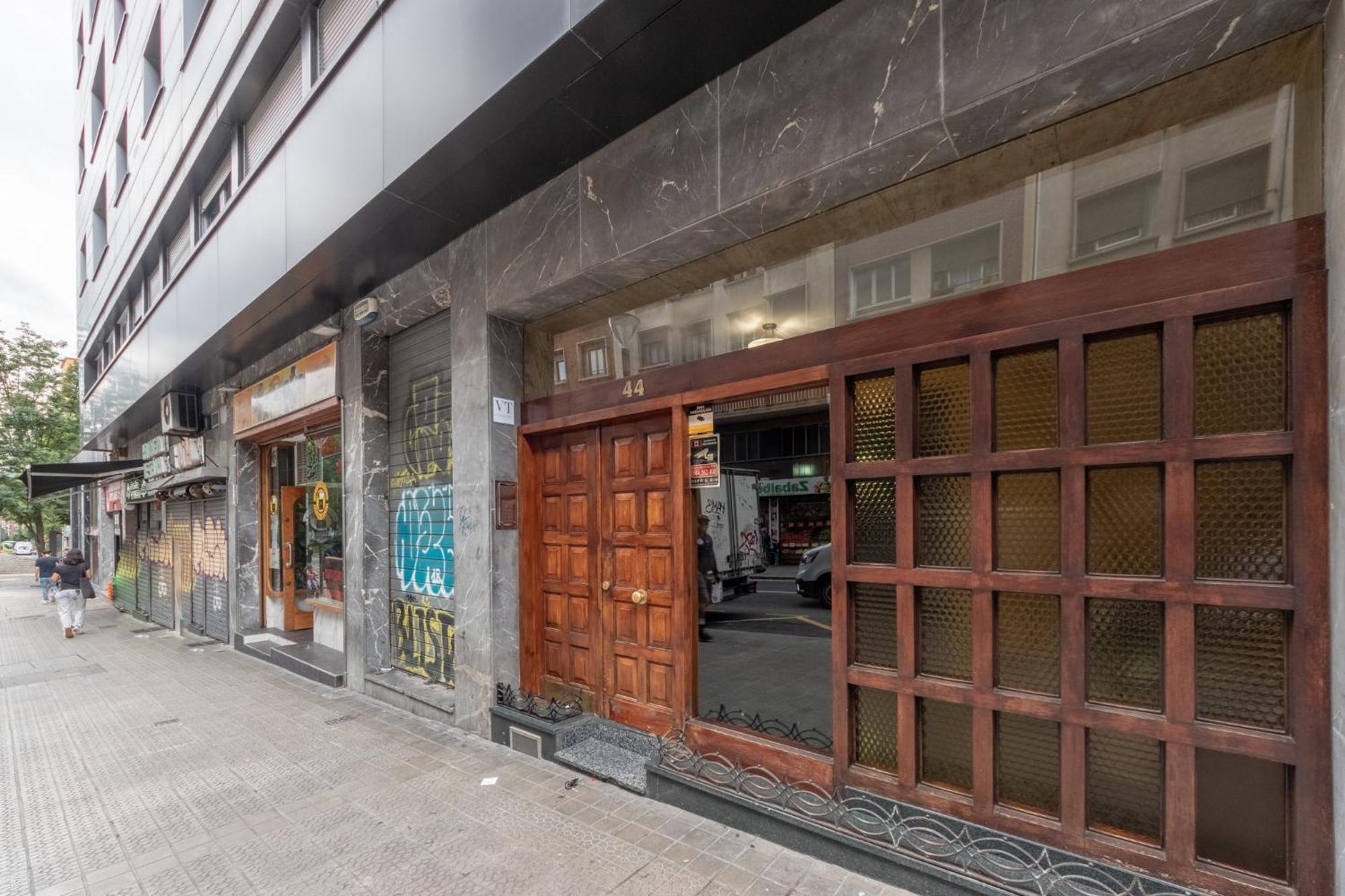 Apartamento Amplio Y Acogedor Junto A Plaza Zabalburu Bilbao Exterior foto